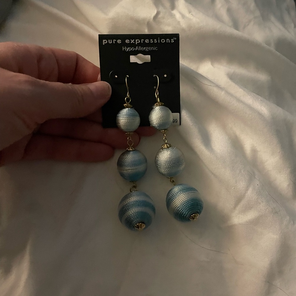 NWOT Pure Expressions Blue Ombre dangly Earrings